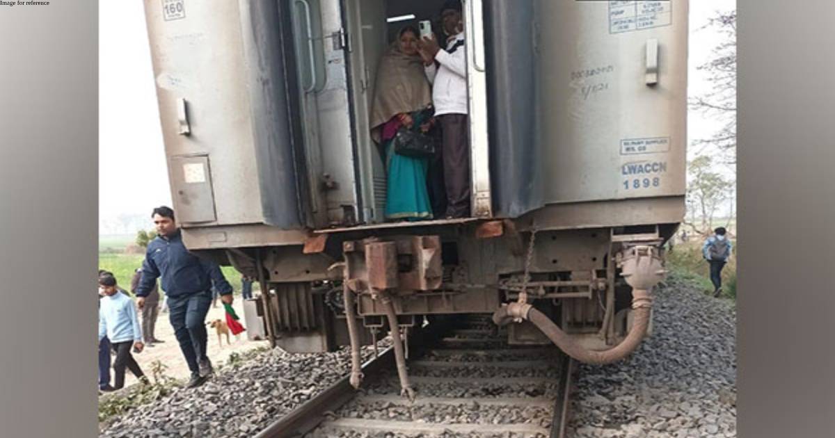 5 bogies of Satyagrah Express detach from engine in Bihar; Probe launched